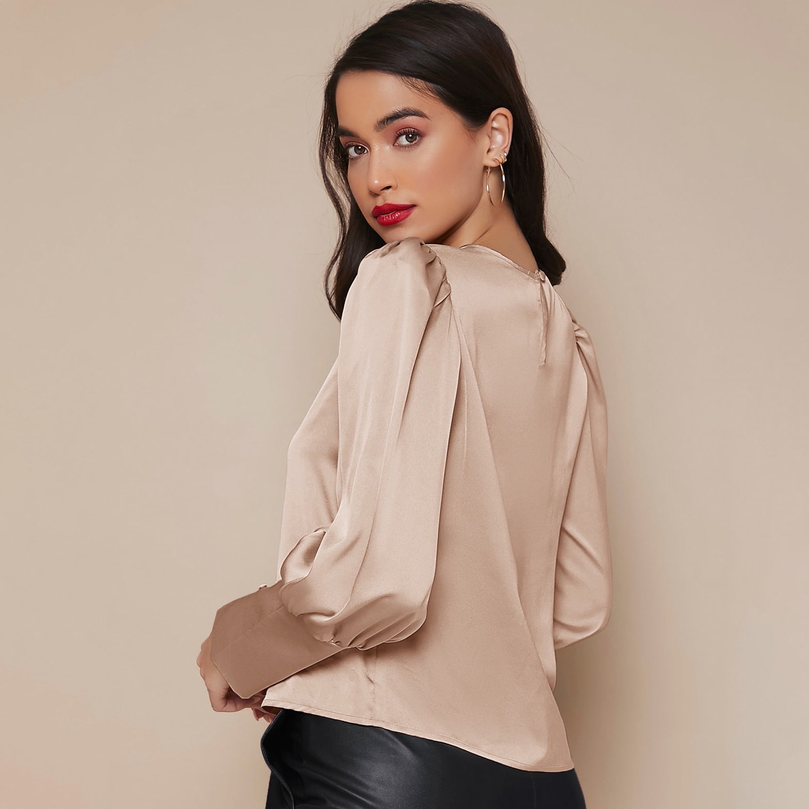Chemise Satin à Manches Longues pour Femme - Emilia Lane