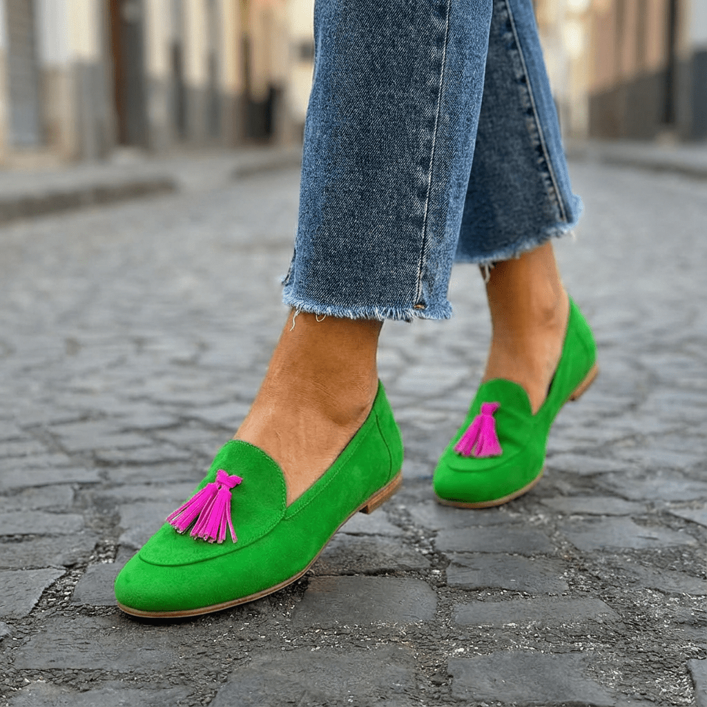 Mocassins à Pompons en Suède pour Femmes - Emilia Lane