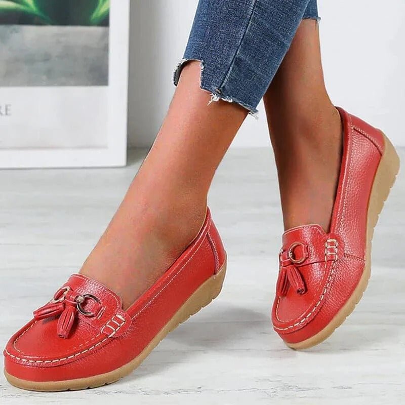 Mocassin Confort en Cuir à Pompon et Boucle Dorée pour Femme