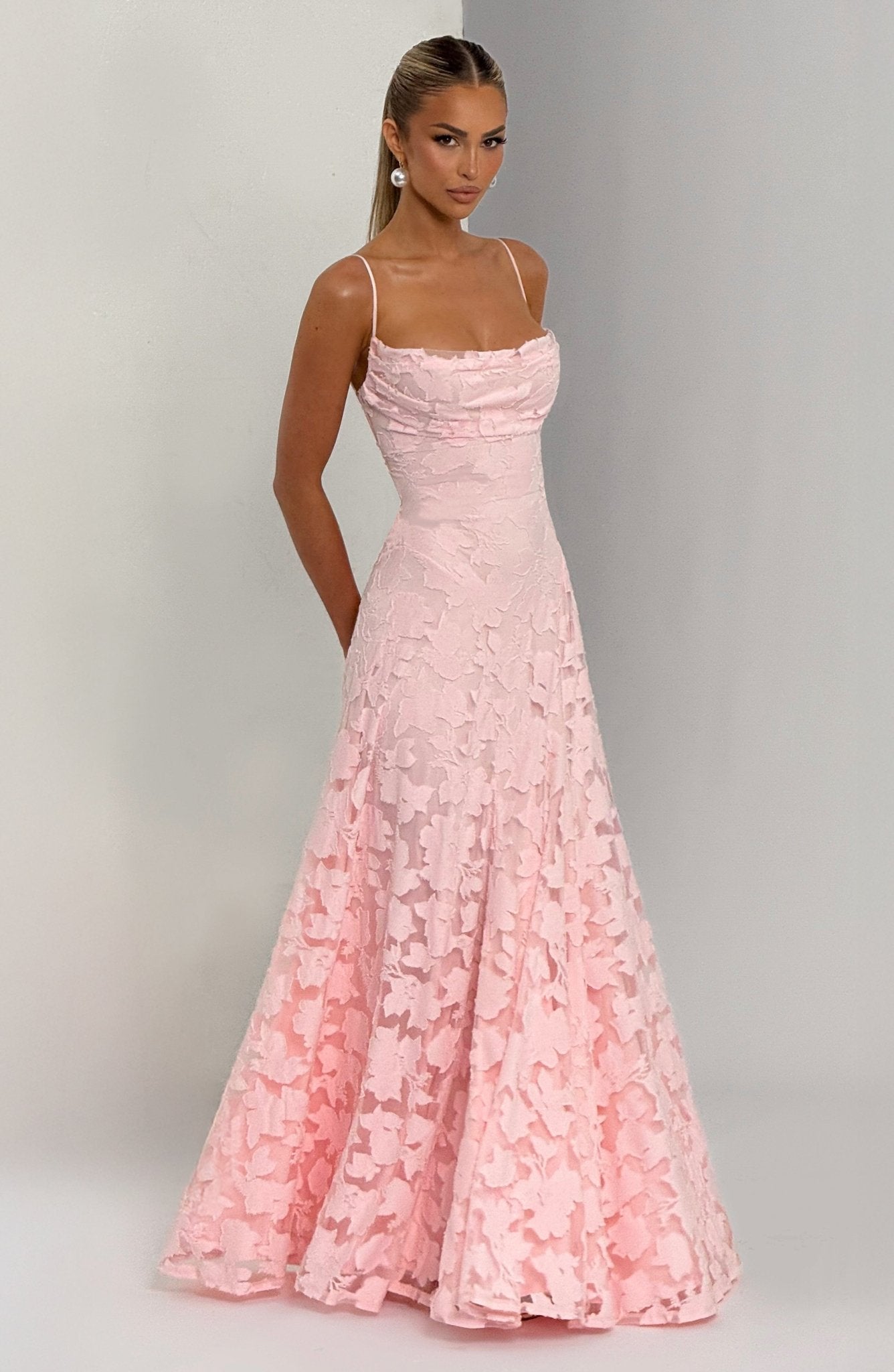 Robe Longue Drapée à Motif Floral avec Bretelles pour Femme | Idéale pour les Sorties - Emilia Lane