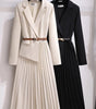 Robe Midi A - Line Plissée pour Femmes - Emilia Lane