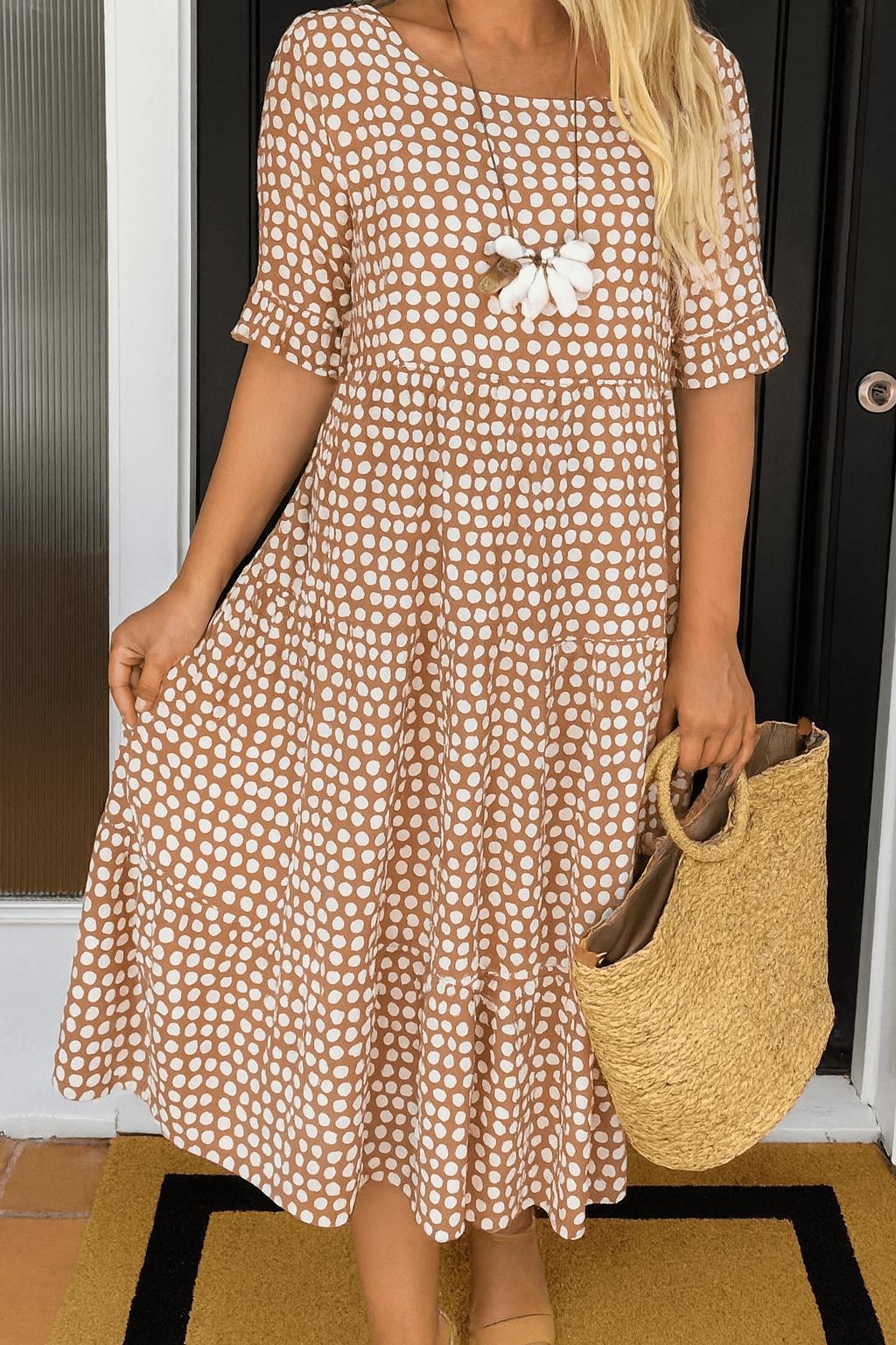 Robe Midi À Manches Évasées À Pois Beige - Emilia Lane