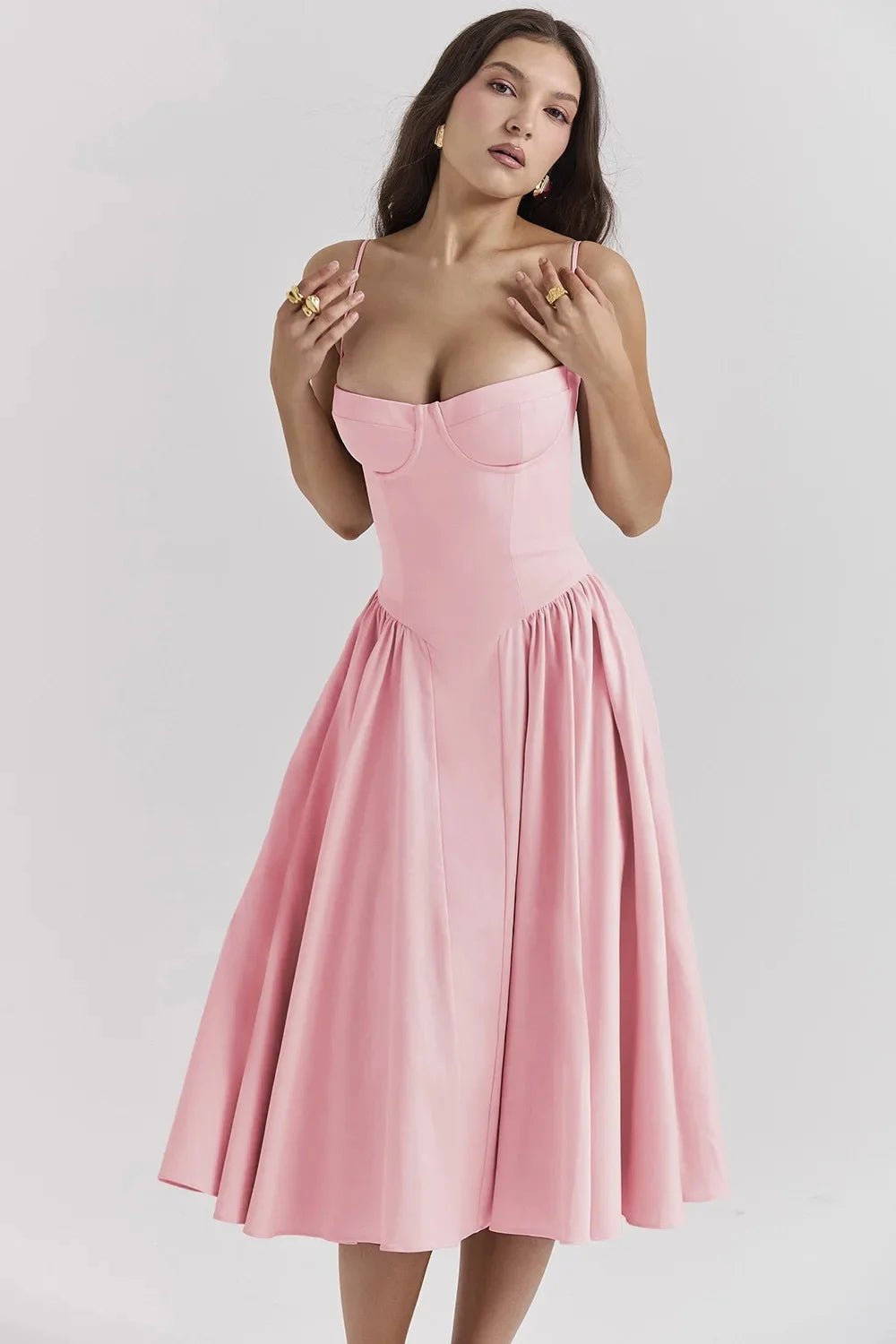 Robe Midi à Träger Ajustée et Plissée pour Femme | Idéale pour les Sorties - Emilia Lane