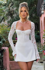 Robe Moulante Manches en Dentelle pour Femmes - Emilia Lane