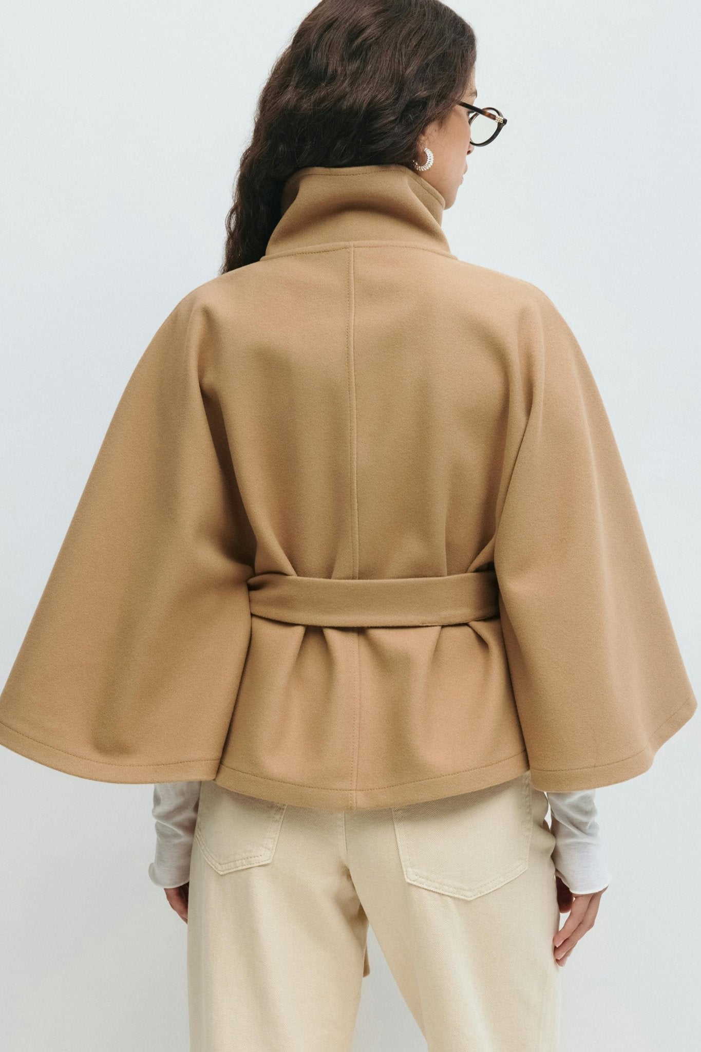 Veste Cape Courte à Col Montant pour Femme - Emilia Lane